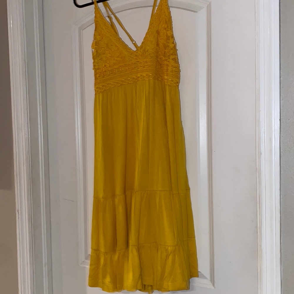 Yellow med summer dress with beautiful lace detail on top